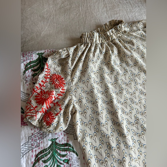 NWOT! Embroidered top - Picture 5 of 7